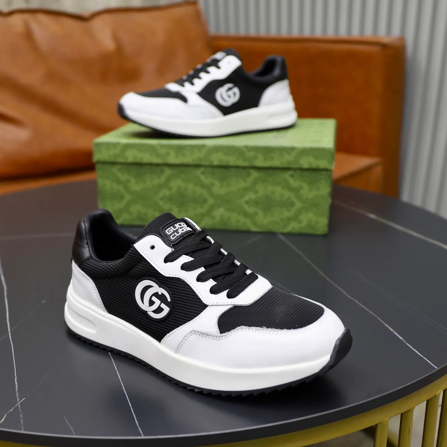 Ex-factory price: 440💰🙅‍♂️🙅‍♂️🙅‍♂️ Brand: GUCCI Standard code: 38-44 (45 customized) Grade: Same as the official website Material: Original material splicing Comfortable and breathable lining Lightweight and wear-resistant sports outsole Style category: Men's fashionable casual shoes Running sneakers Distinguished luxury brand elements Top luxury Color: actual picture color